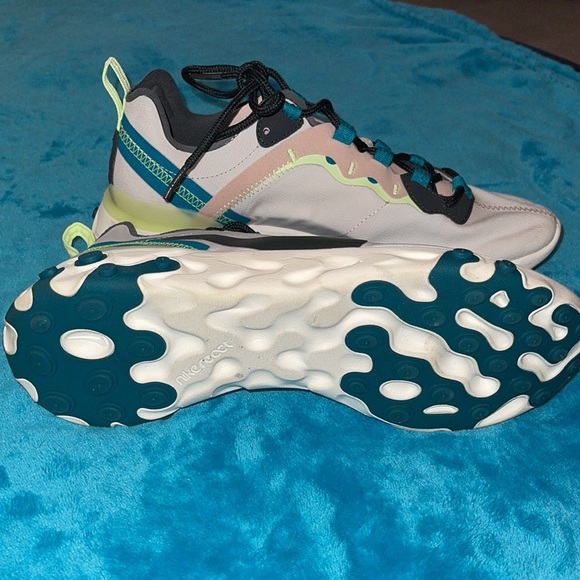 Nike React Element - Picture 5 of 8